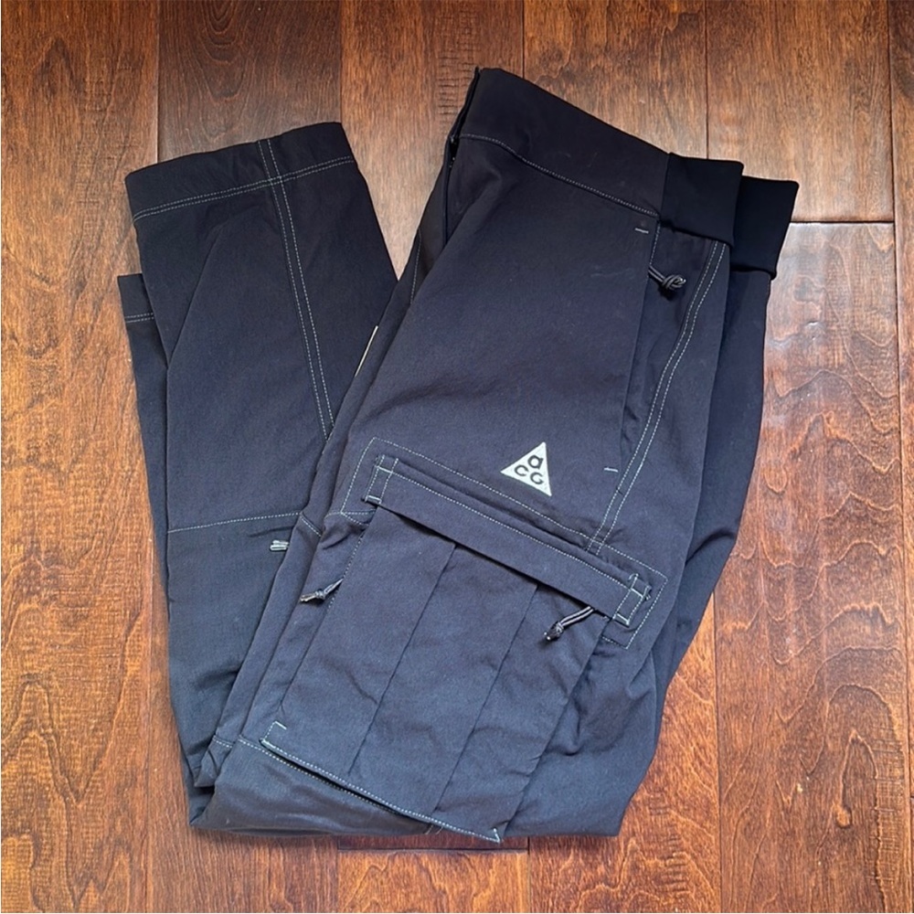 Nike Women's ACG Smith Summit Cargo Pants - Picture 7 of 7